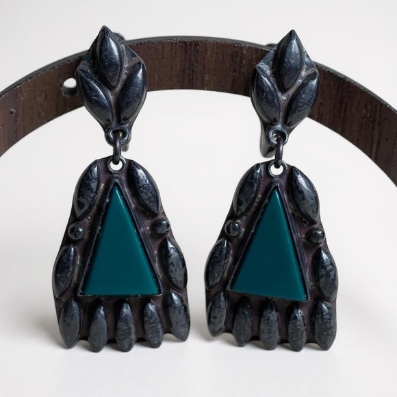 Jewelry - Vintage Sterling Silver Green Turquoise Screw Back Bear Paw Earrings